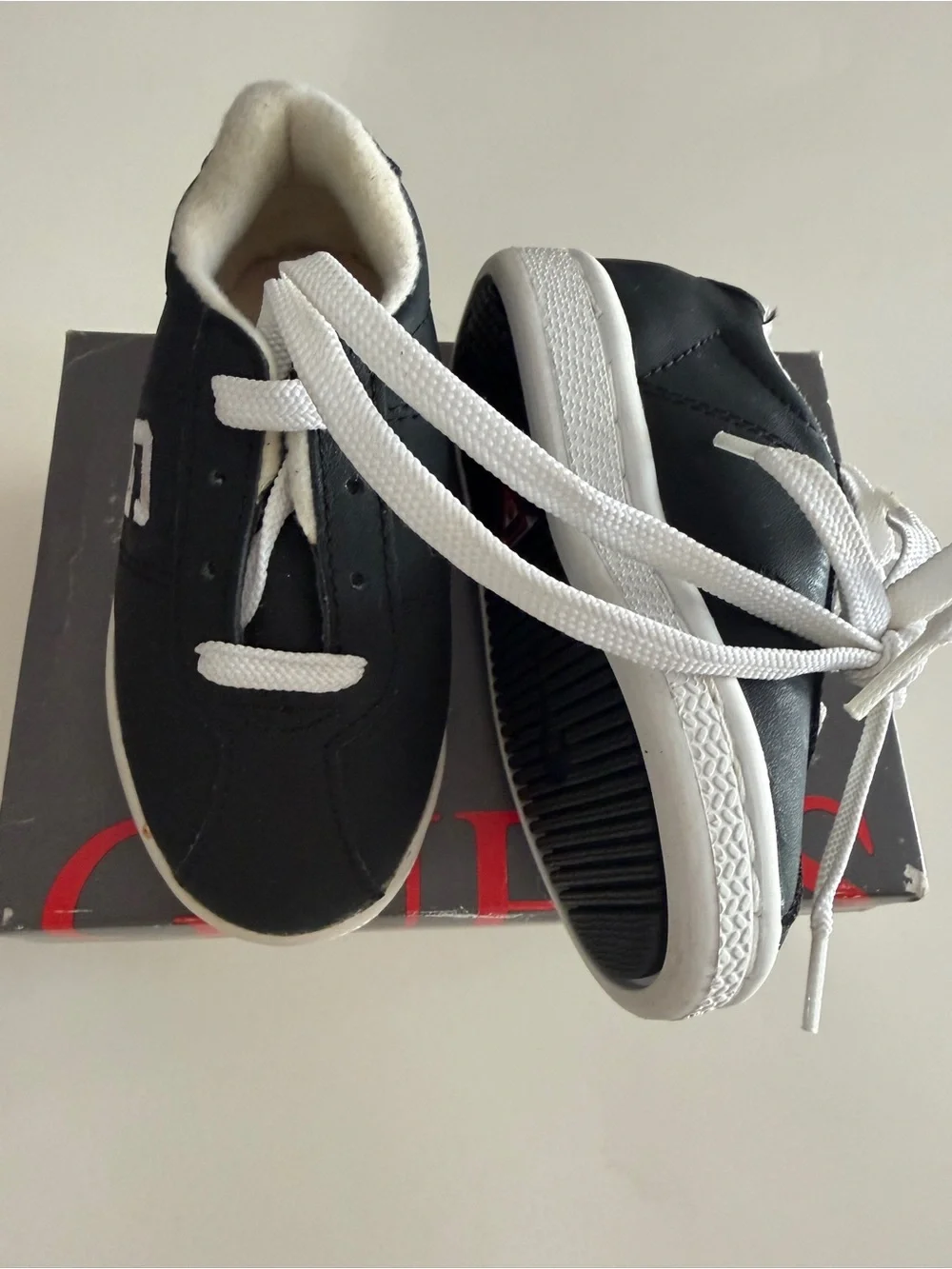 Vintage Baby Guess sneakers Riviera Shoes Size 6 Black White New Old Stock Box